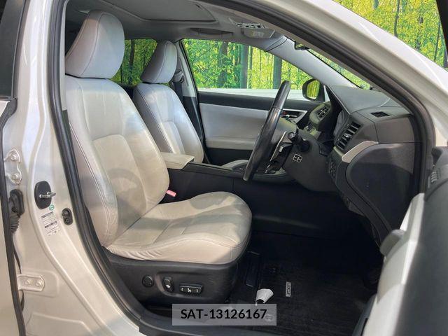 Lexus CT 2011-02 8438344-7