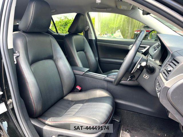 Lexus CT 2013-03 8438338-9