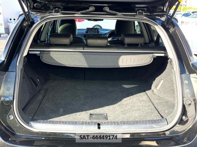 Lexus CT 2013-03 8438338-11