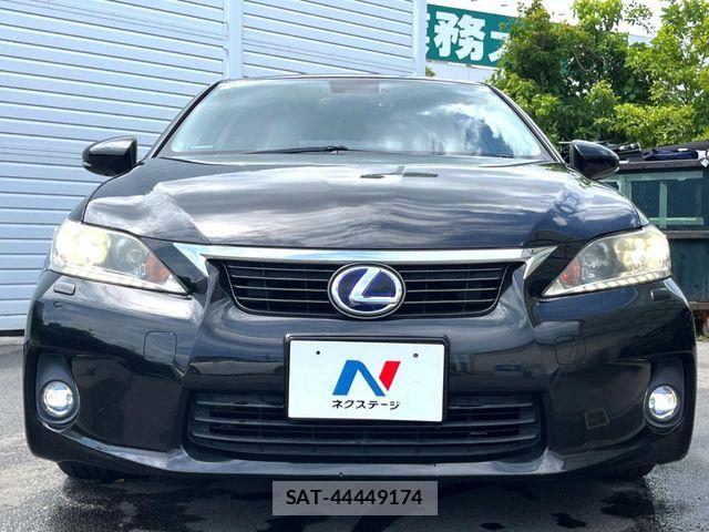 Lexus CT 2013-03 8438338-12