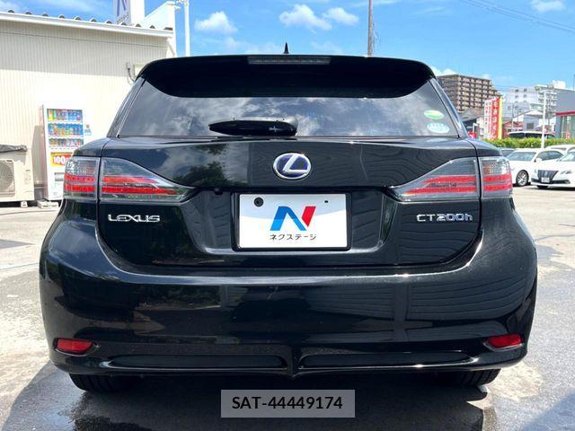 Lexus CT 2013-03 8438338-13