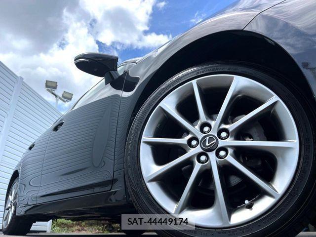 Lexus CT 2013-03 8438338-15