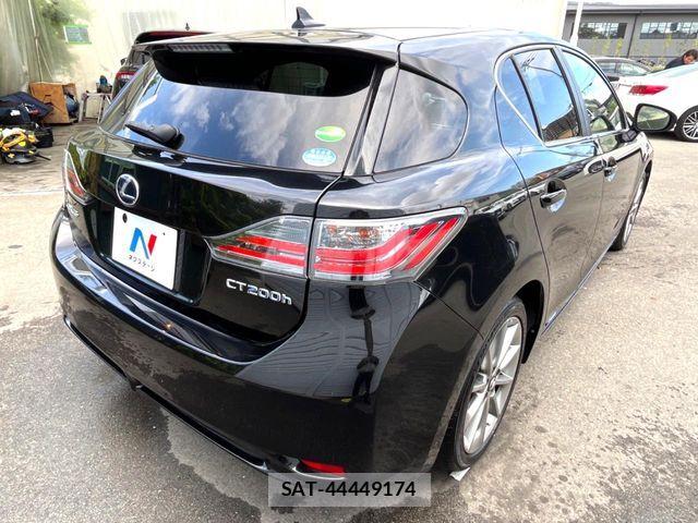 Lexus CT 2013-03 8438338-17