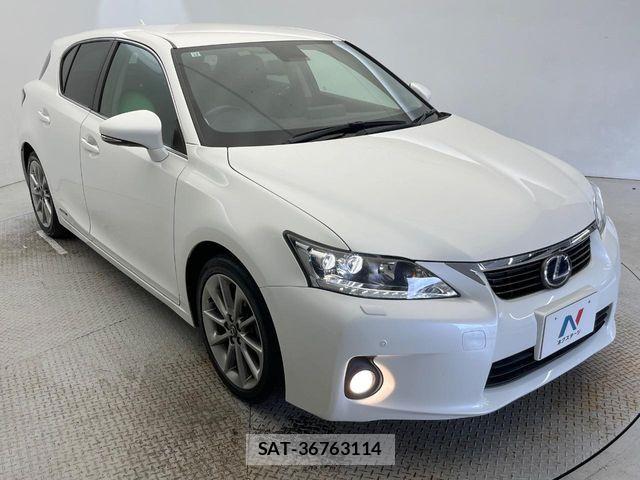 Lexus CT 2013-12 8457794-16