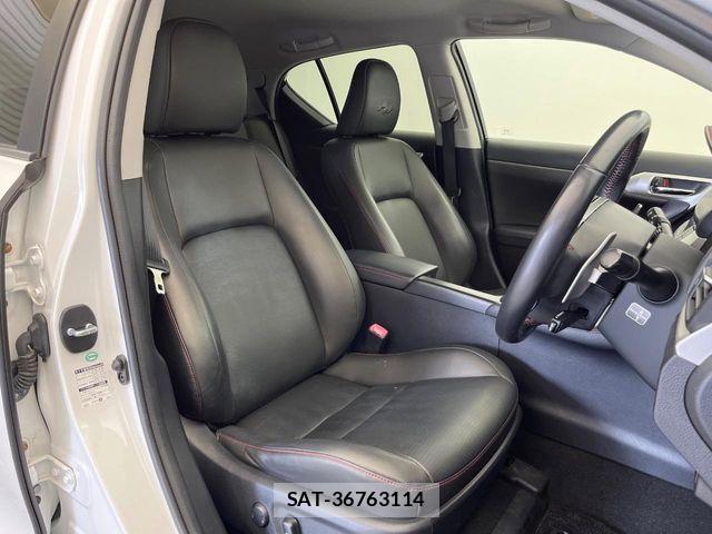 Lexus CT 2013-12 8457794-8
