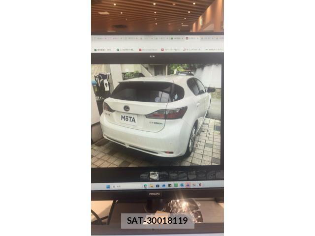 Lexus CT 2011-09 8457795-2