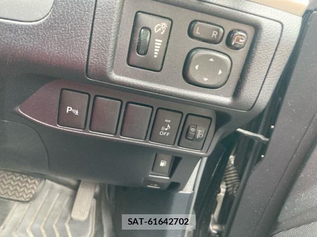 Lexus CT 2011-07 8457796-13