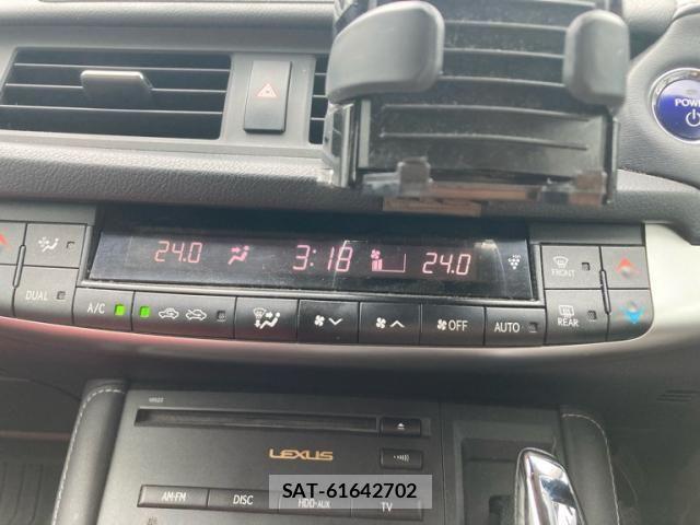 Lexus CT 2011-07 8457796-16