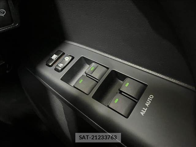 Lexus CT 2012-02 8525486-22