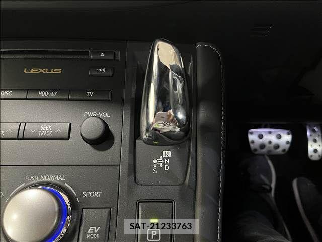 Lexus CT 2012-02 8525486-23