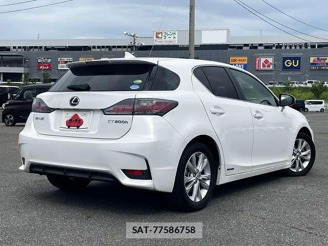 Lexus CT 2015-07 8525484-2