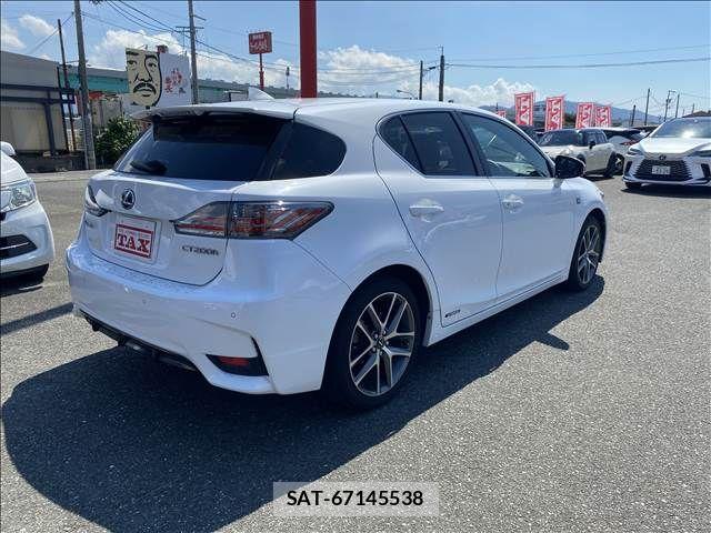 Lexus CT 2015-05 8525483-13