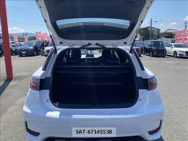 Lexus CT 2015-05 8525483-14