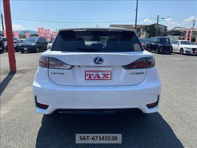 Lexus CT 2015-05 8525483-15