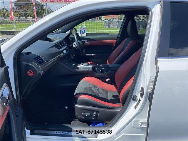 Lexus CT 2015-05 8525483-4