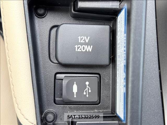 Lexus CT 2014-11 8562394-15
