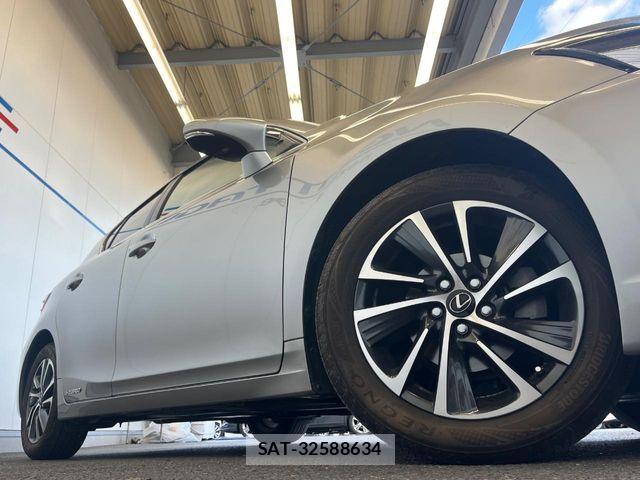 Lexus CT 2017-09 8562392-13