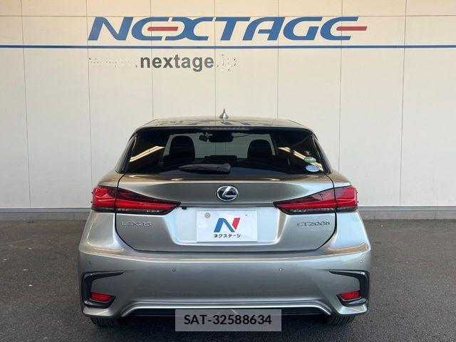 Lexus CT 2017-09 8562392-15