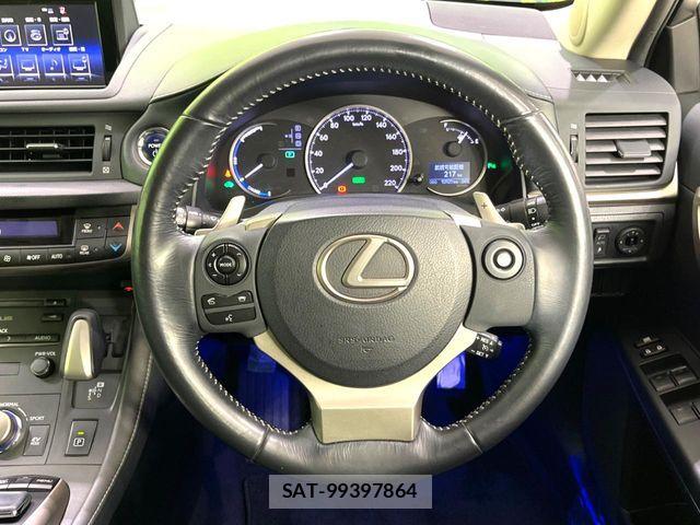 Lexus CT 2015-09 8627448-11