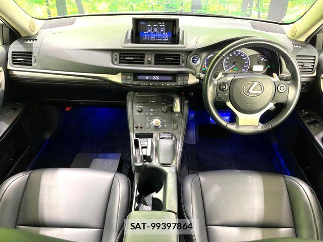 Lexus CT 2015-09 8627448-2