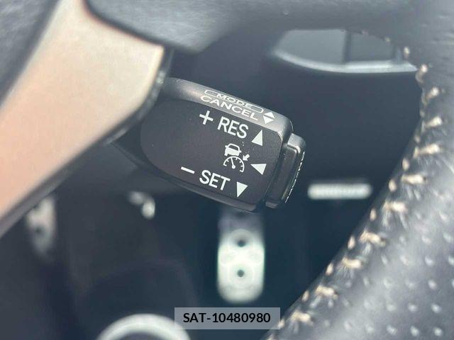Lexus CT 2014-06 8659895-12