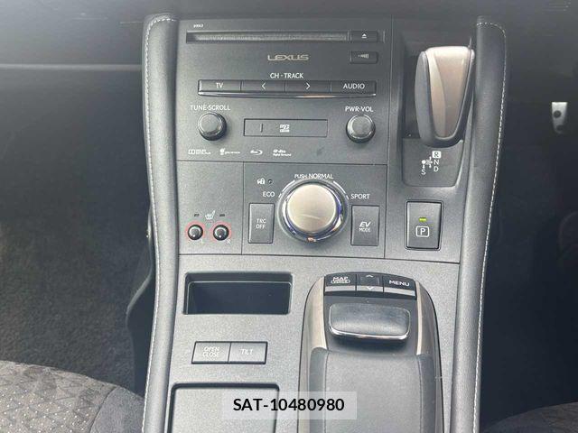 Lexus CT 2014-06 8659895-15