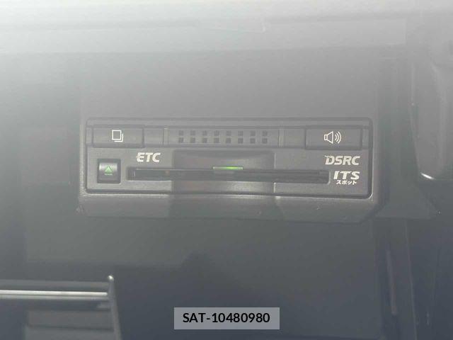 Lexus CT 2014-06 8659895-18