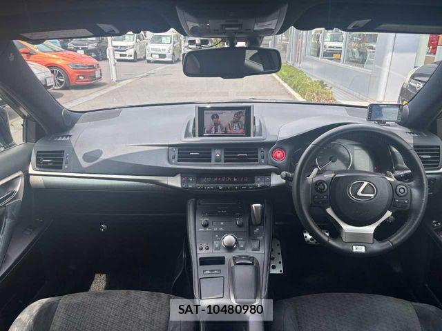 Lexus CT 2014-06 8659895-1