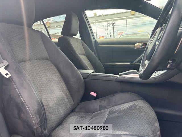 Lexus CT 2014-06 8659895-23