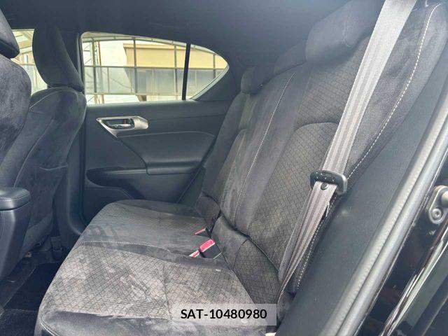 Lexus CT 2014-06 8659895-29