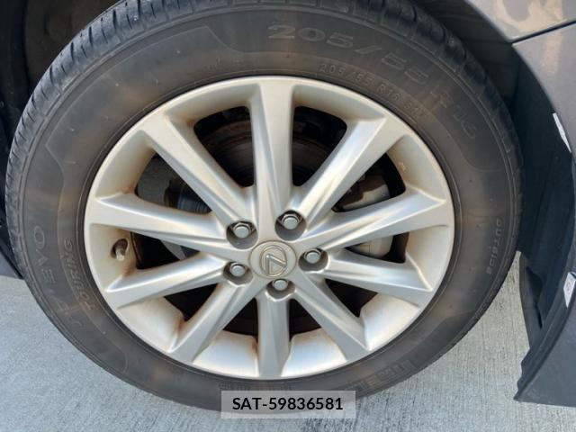 Lexus CT 2012-08 8685828-7