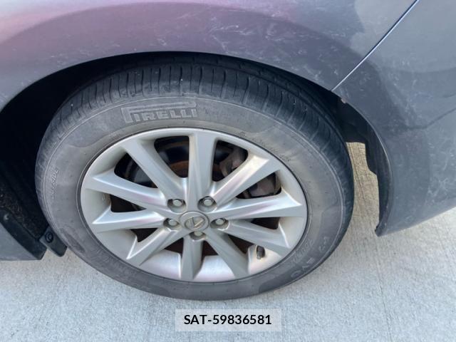 Lexus CT 2012-08 8685828-9