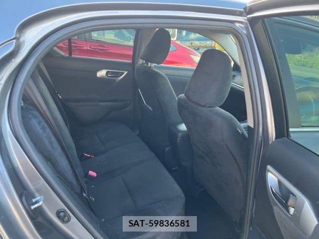 Lexus CT 2012-08 8685828-13
