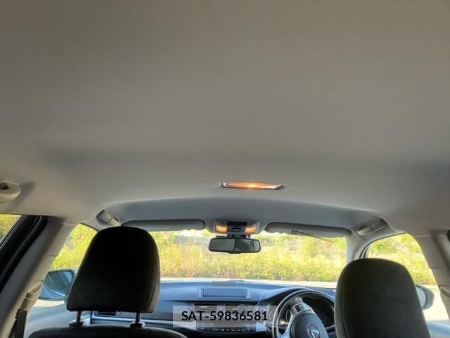Lexus CT 2012-08 8685828-14