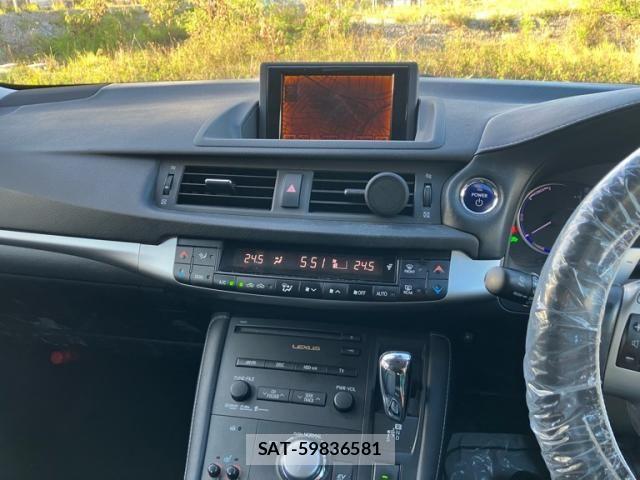 Lexus CT 2012-08 8685828-18