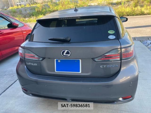Lexus CT 2012-08 8685828-3