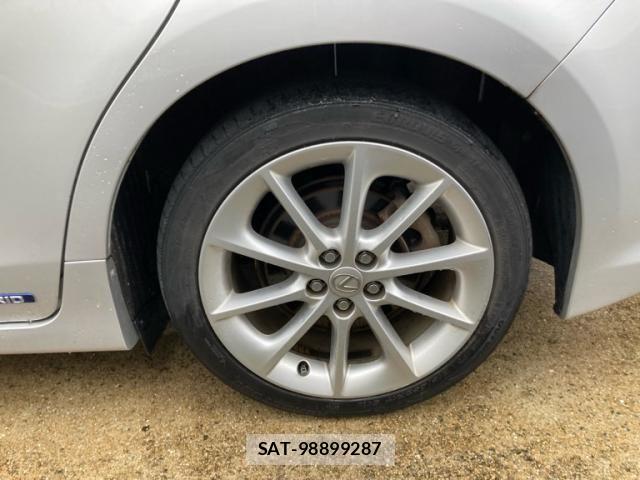 Lexus CT 2012-07 8743357-3