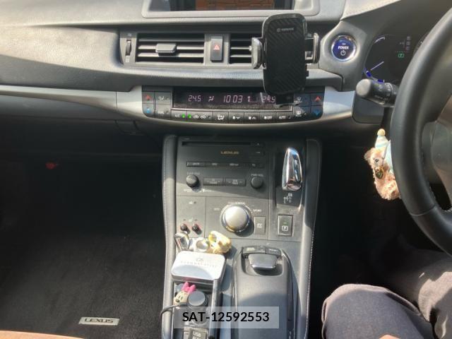 Lexus CT 2011-09 8743365-17