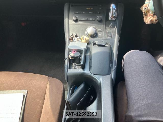 Lexus CT 2011-09 8743365-18