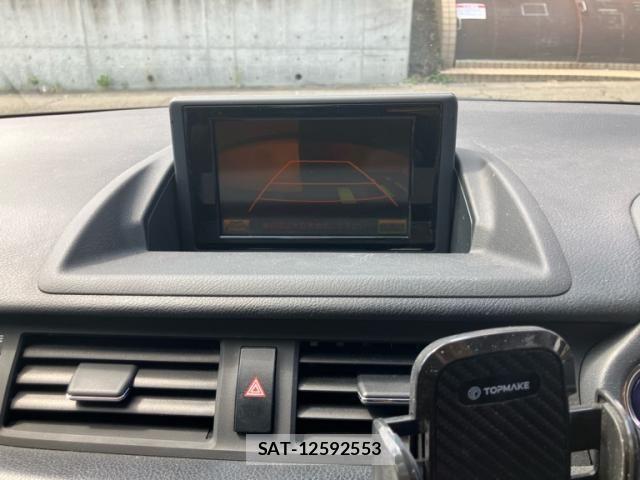 Lexus CT 2011-09 8743365-24