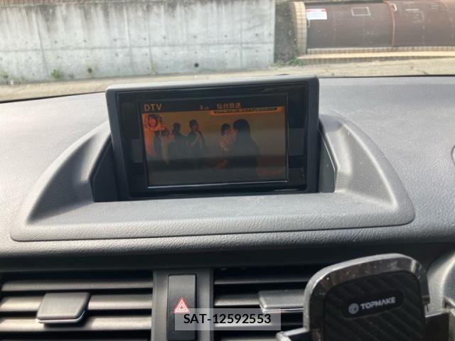 Lexus CT 2011-09 8743365-25