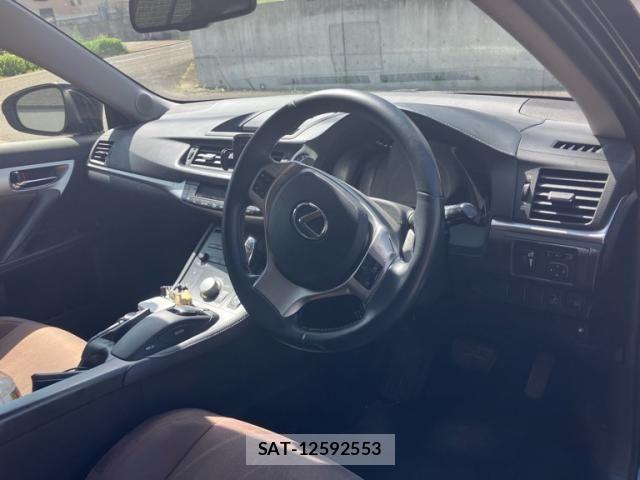 Lexus CT 2011-09 8743365-7