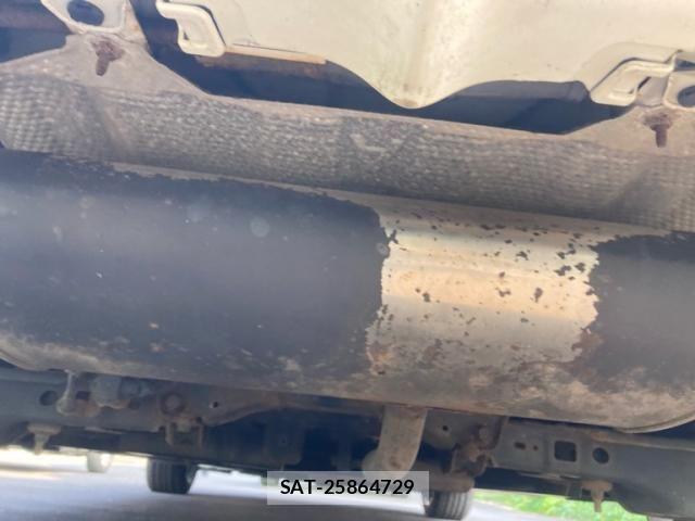 Lexus CT 2011-08 8743359-10