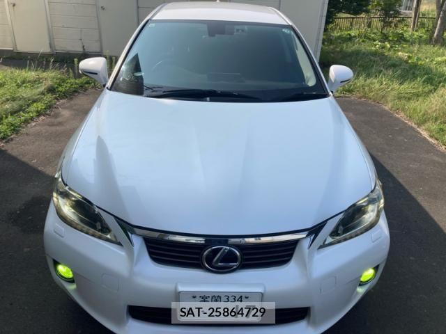 Lexus CT 2011-08 8743359-1