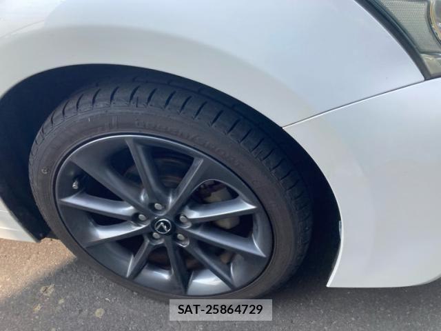 Lexus CT 2011-08 8743359-7