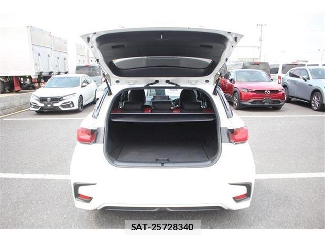 Lexus CT 2019-02 8743354-26