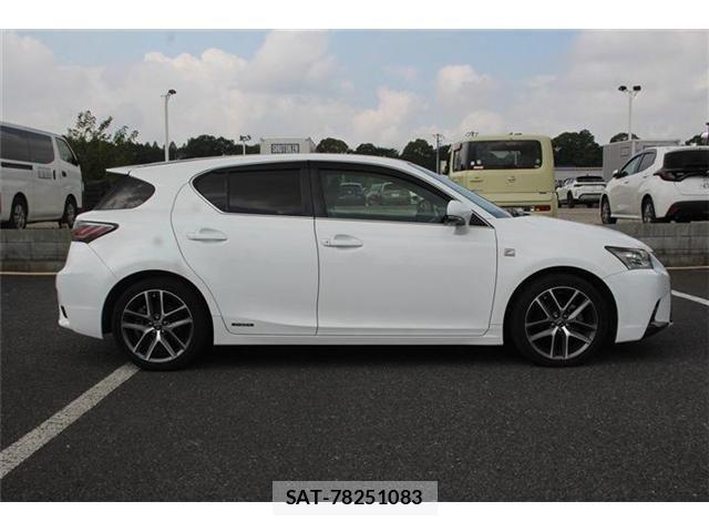Lexus CT 2015-07 8743355-16