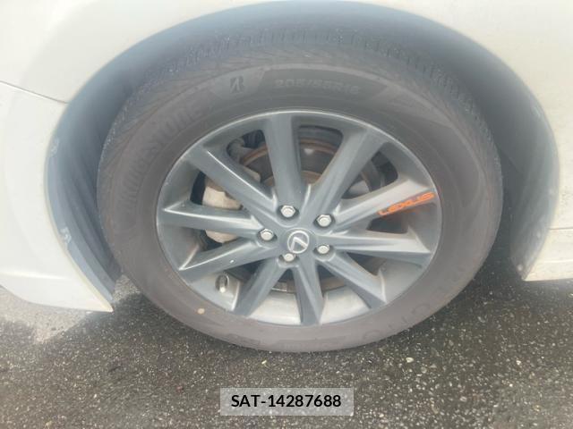 Lexus CT 2011-10 8743358-10