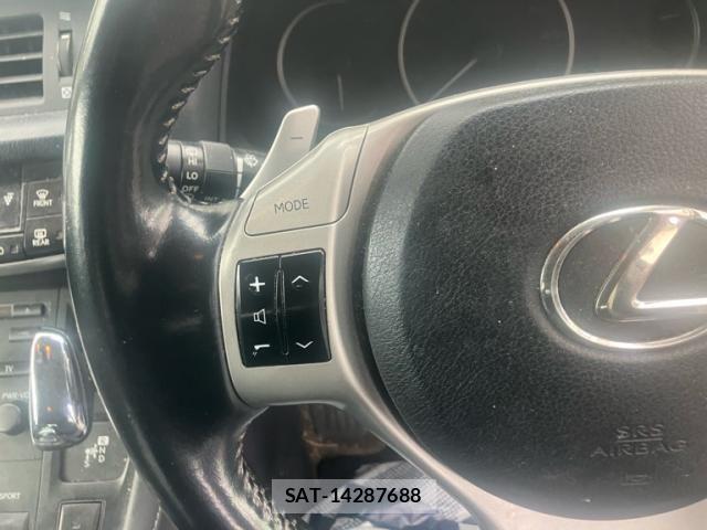 Lexus CT 2011-10 8743358-16