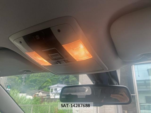 Lexus CT 2011-10 8743358-27